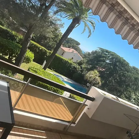 Apartman With Pool At 400 Meters From The Sea