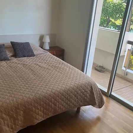 With Pool At 400 Meters From The Sea Apartman